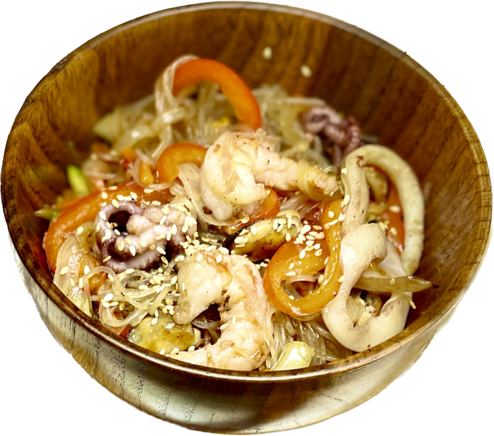 Рисовая лапша со свининой и овощами под соусом терияки
